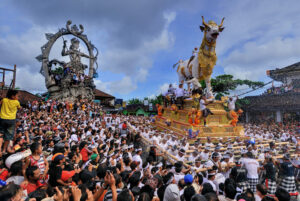 Bali ceremony affecting traffic